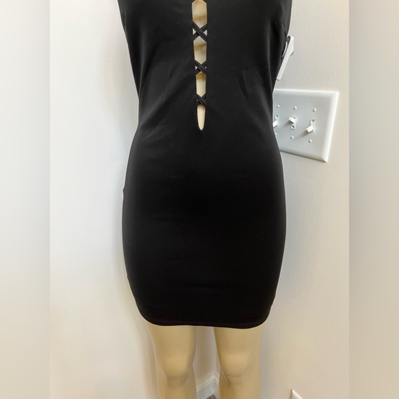 Nikibiki black strappy bodycon dress - Picture 3 of 5